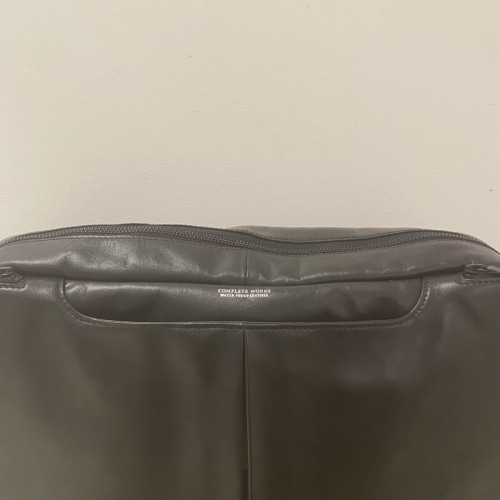 【COMPLETE WORKS】待望の防水レザーのバッグが入荷！！！
