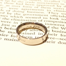 「指輪」シンプルなのあります！
