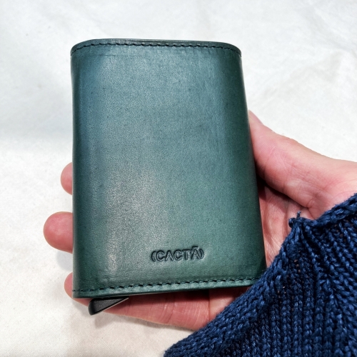 コンパクト財布のすすめ　－CACTAー