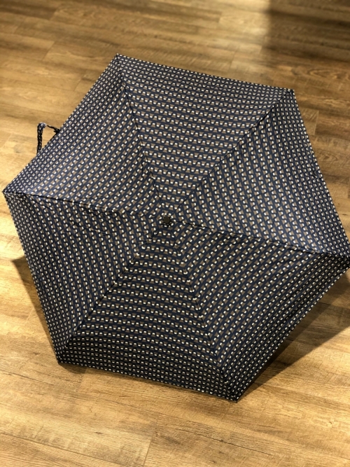 外出が楽しみになる傘【ＨＵＳ.】入荷！！